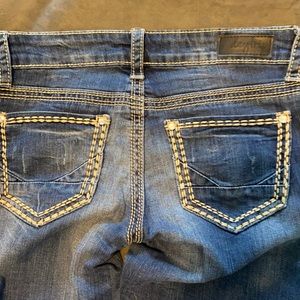 Buckle’s day trip jeans. Lynx skinny. Like new